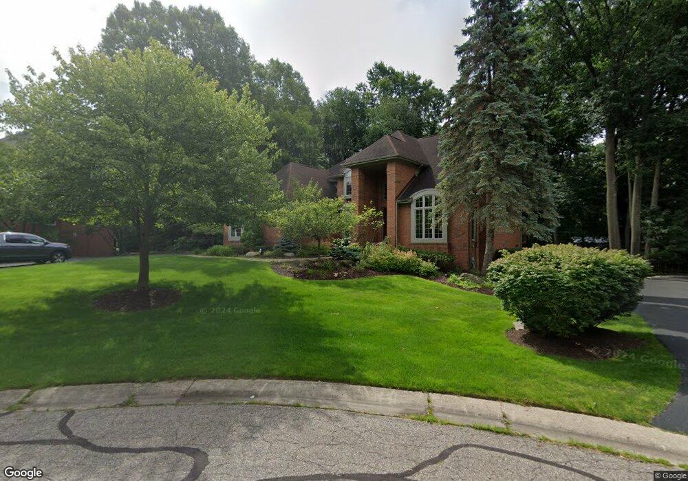3461 Twin Oaks Ct, West Bloomfield, MI 48324 - photo 1