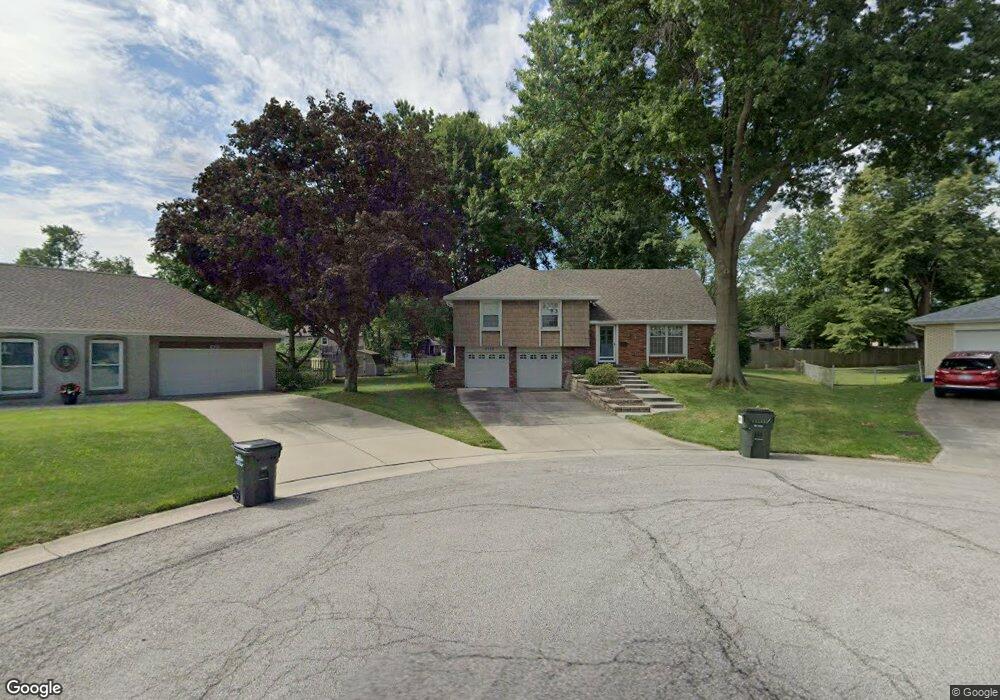 6712 Charles St, Shawnee, KS 66216 - photo 1