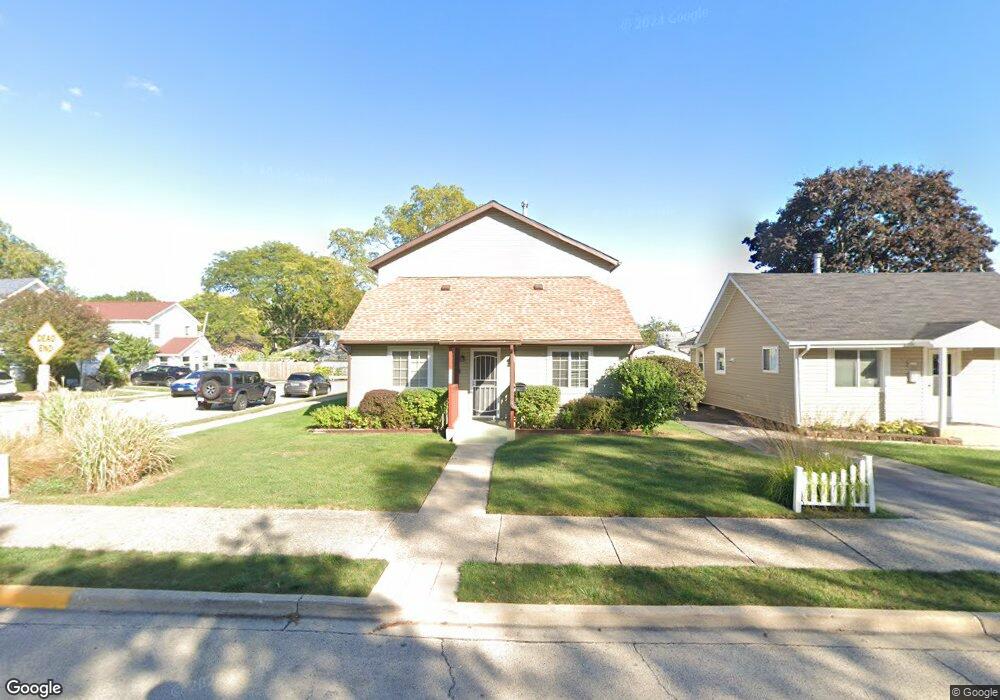 135 N Orchard Ave, Waukegan, IL 60085 - photo 1