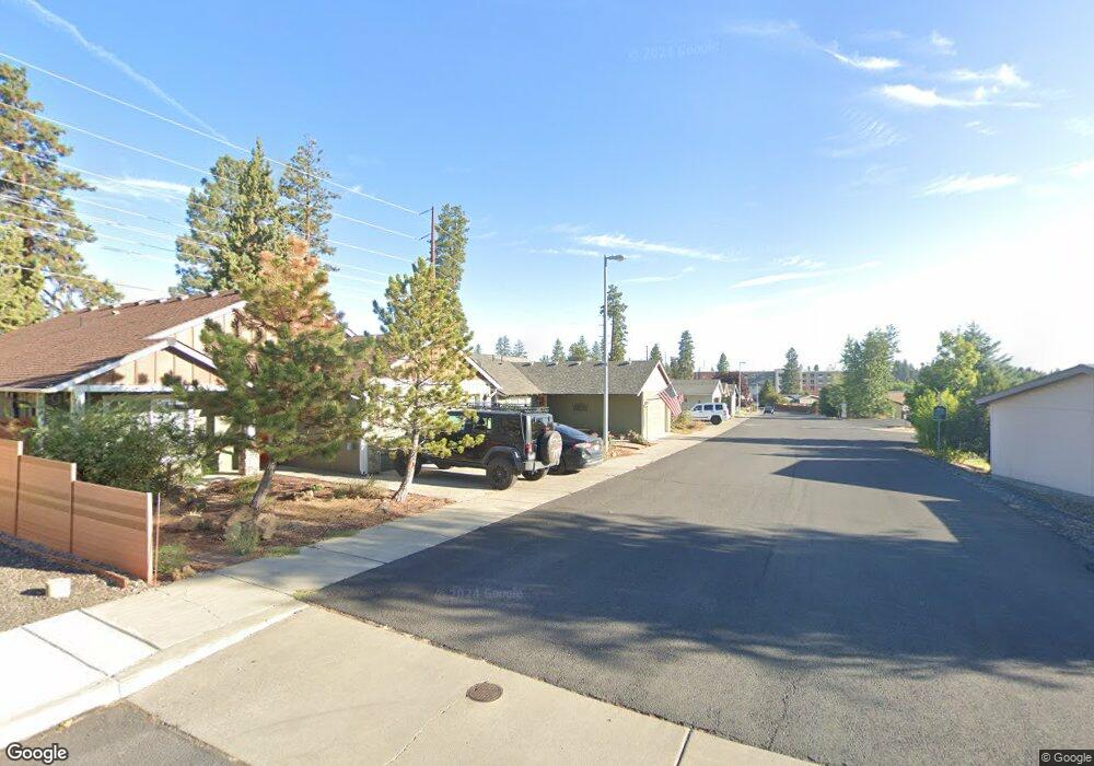 61142 Geary Dr, Bend, OR 97702 - photo 1