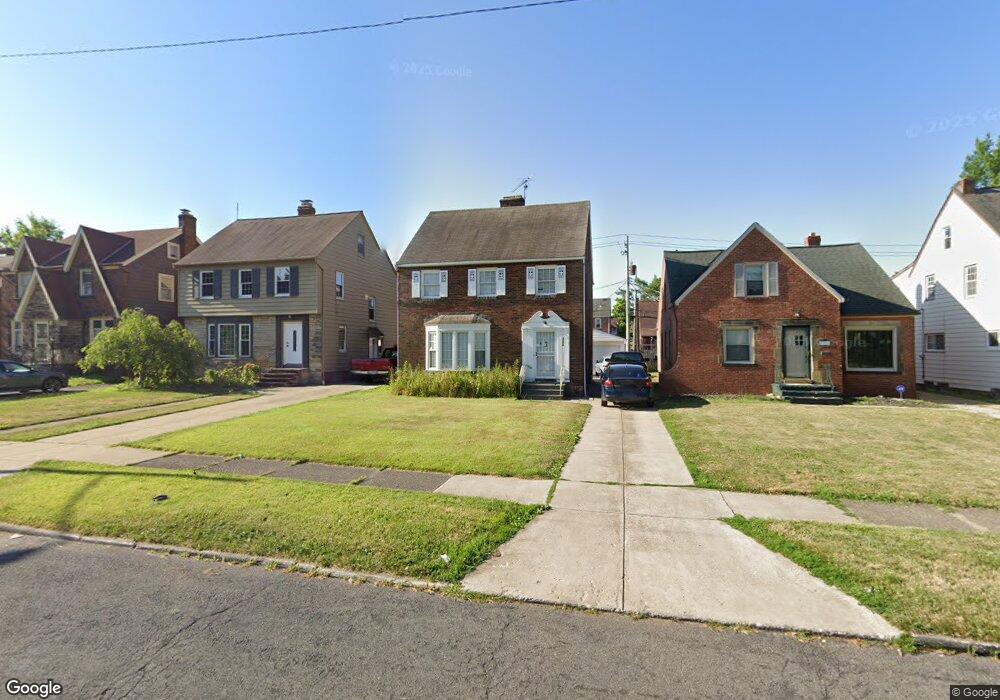 3574 Bainbridge Rd, Cleveland, OH 44118 - photo 1