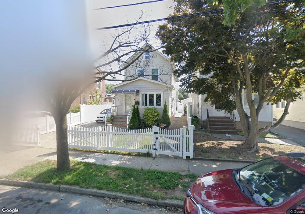 8441 259th St, Floral Park, NY 11001 - photo 1