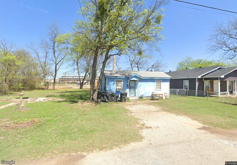 203 Robbins St, Cleburne, TX 76031 - photo 1