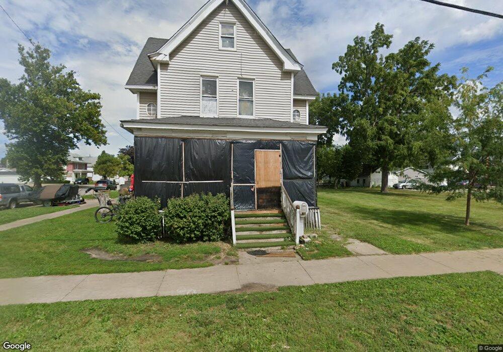 407 6th St SW, Cedar Rapids, IA 52404 - photo 1