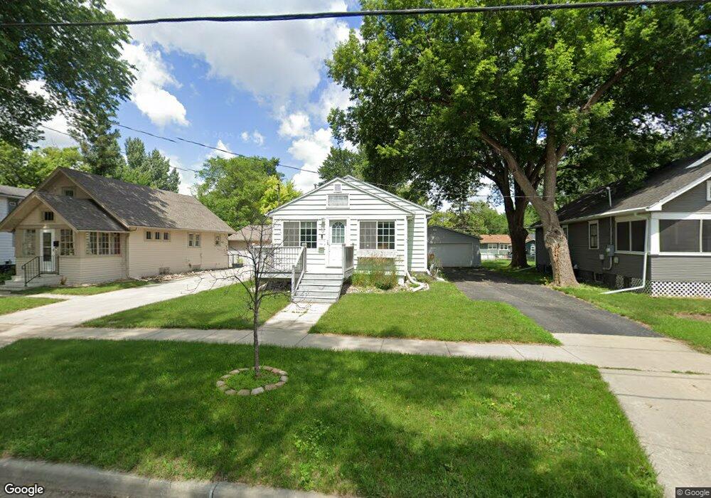 1621 8th Ave S, Fargo, ND 58103 - photo 1