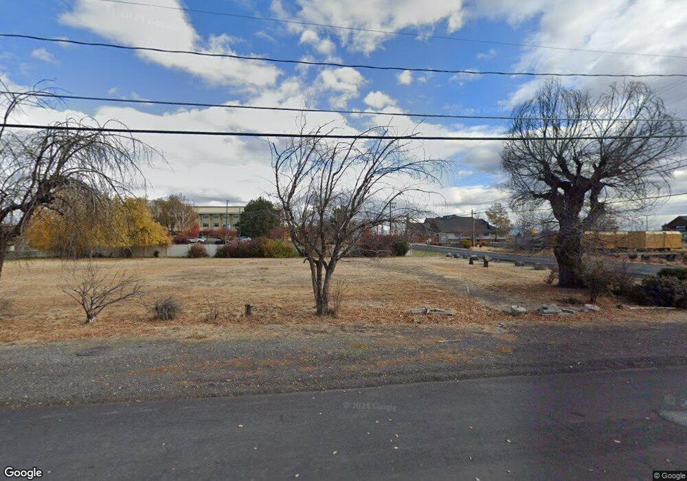 1240 NW 4th St, Redmond, OR 97756 - photo 1