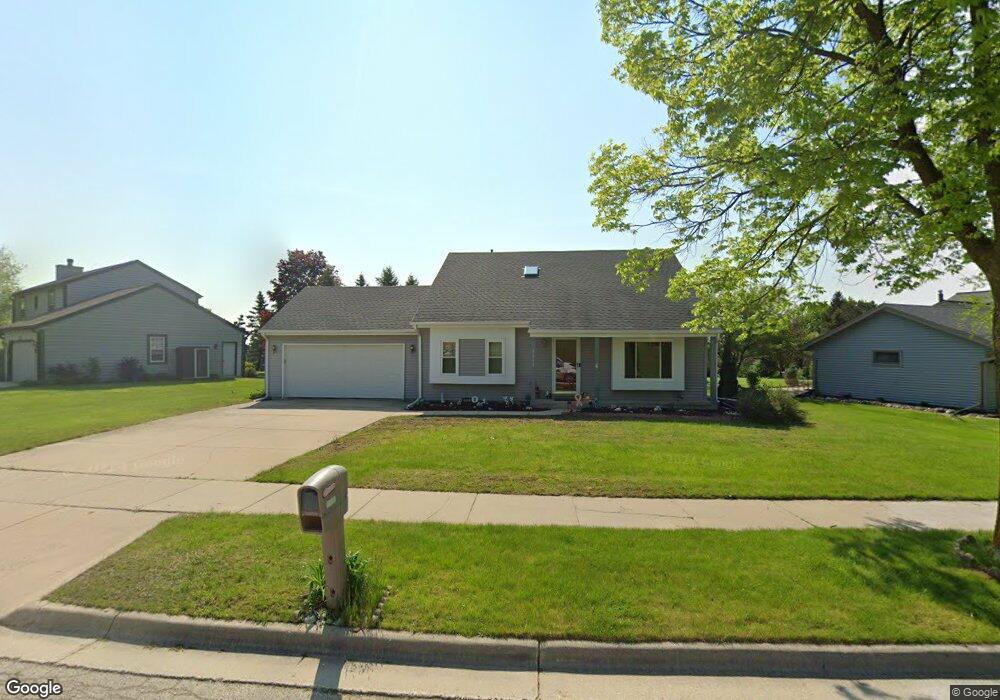 1115 Squire Ln, West Bend, WI 53090 - photo 1