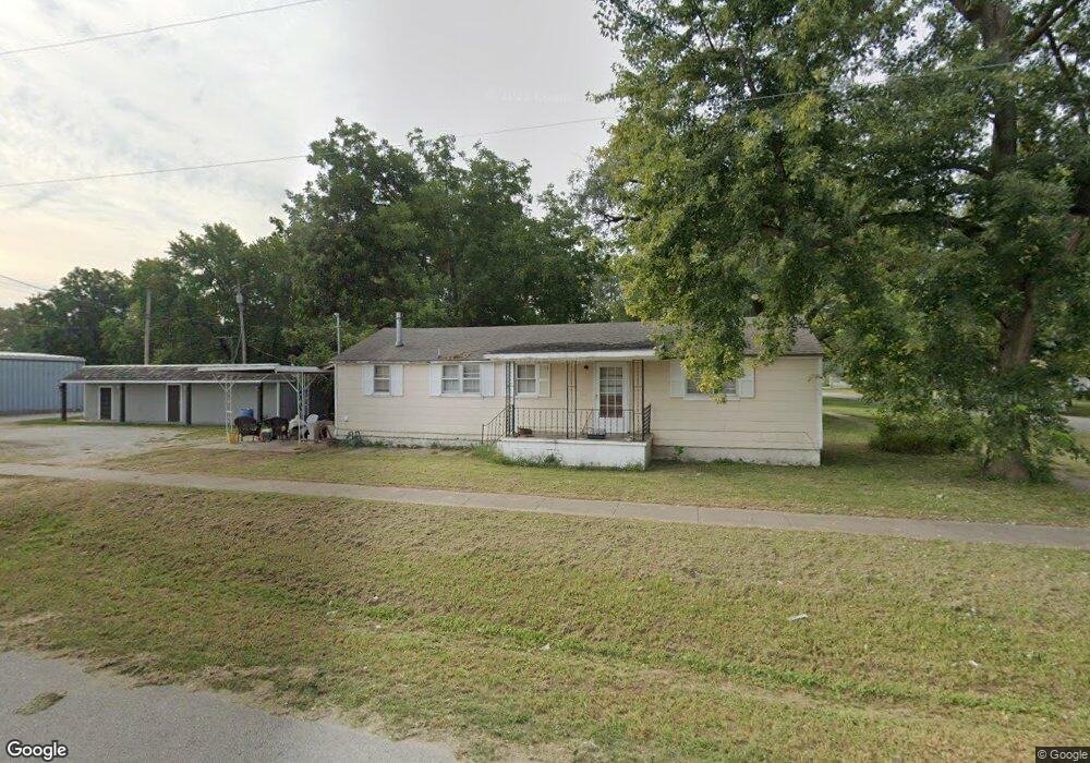 502 Pine St, Rossville, KS 66533 - photo 1