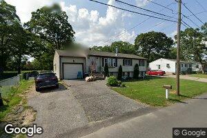 33 Burgess Dr, Warwick, RI 02886