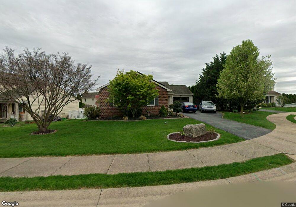 324 Dogwood Ln, New Holland, PA 17557 - photo 1