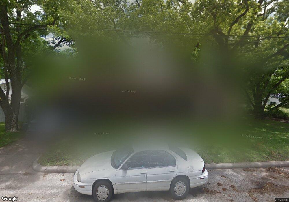 412 W Travis St, Fredericksburg, TX 78624 - photo 1