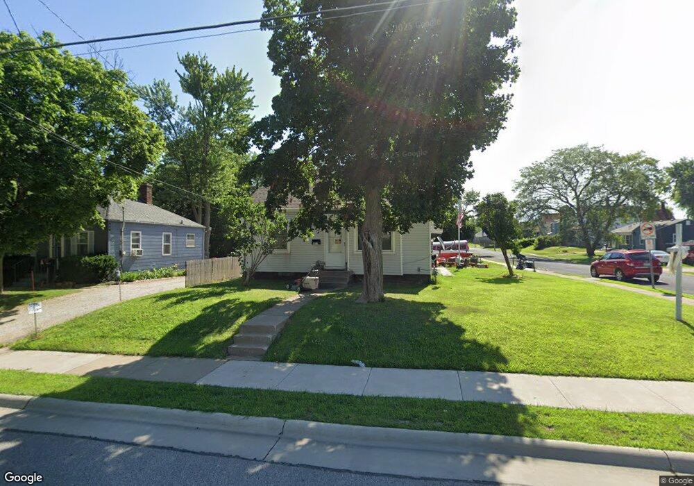 1403 N Division St, Davenport, IA 52804 - photo 1