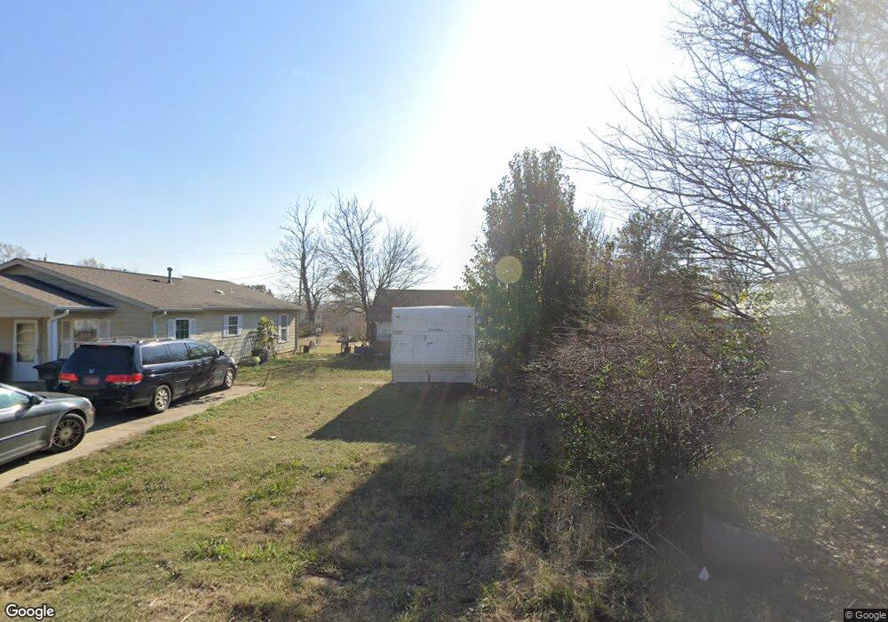 807 E Maxine Ave, Henryetta, OK 74437 - photo 1