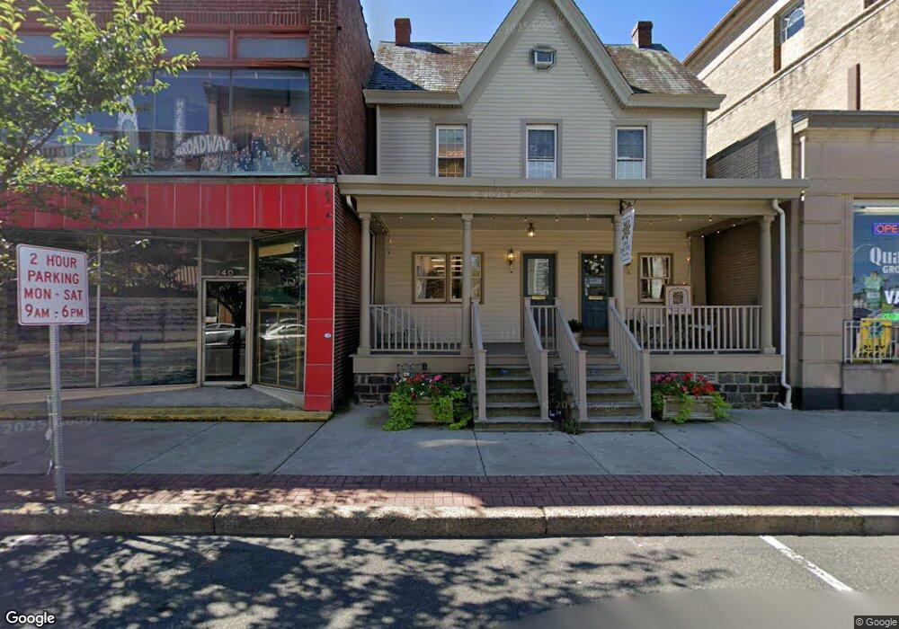 244 W Broad St, Quakertown, PA 18951 - photo 1