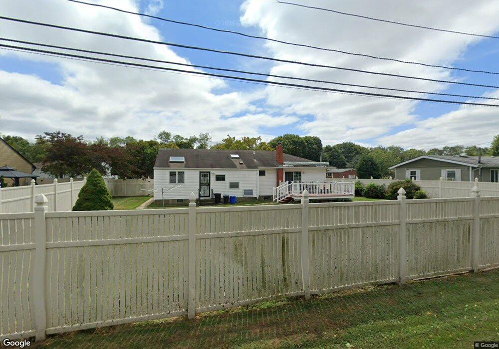 7 Russell Ct, Copiague, NY 11726 - photo 1