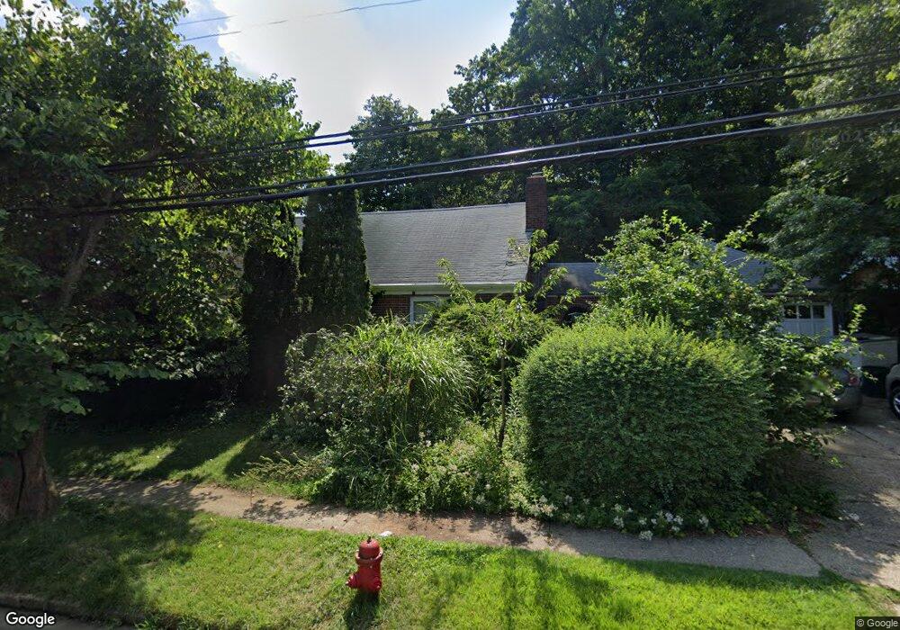 21 Oldwood Rd, Port Washington, NY 11050 - photo 1