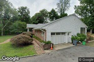 131 Hicks Ln, Great Neck, NY 11024