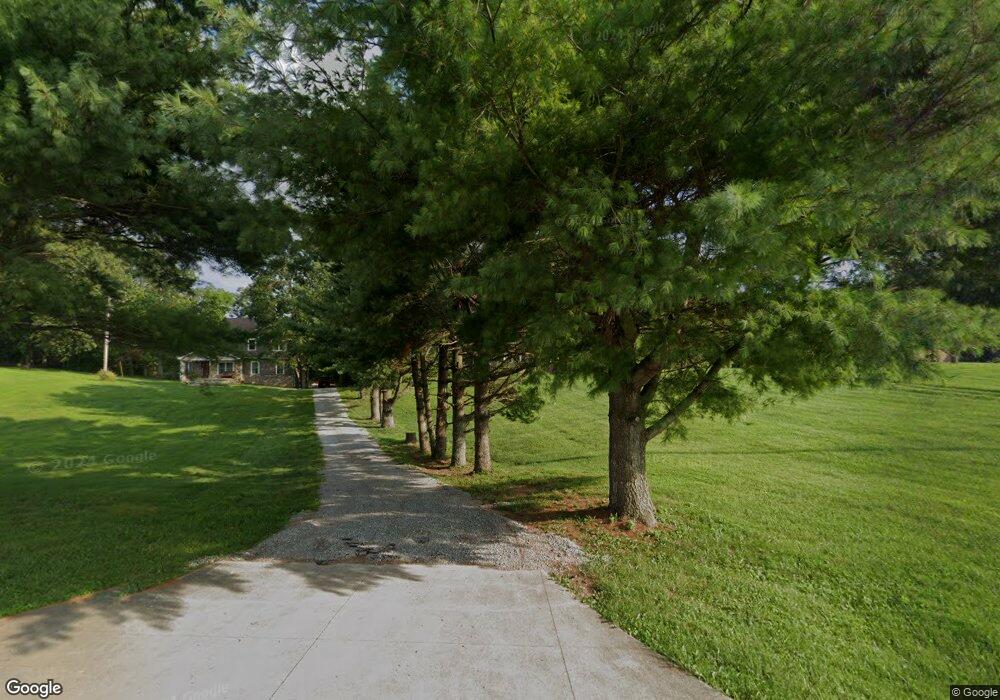 319 Lakeland Dr, Harrodsburg, KY 40330 - photo 1