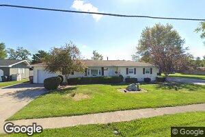 921 S Iowa St, Ashmore, IL 61912