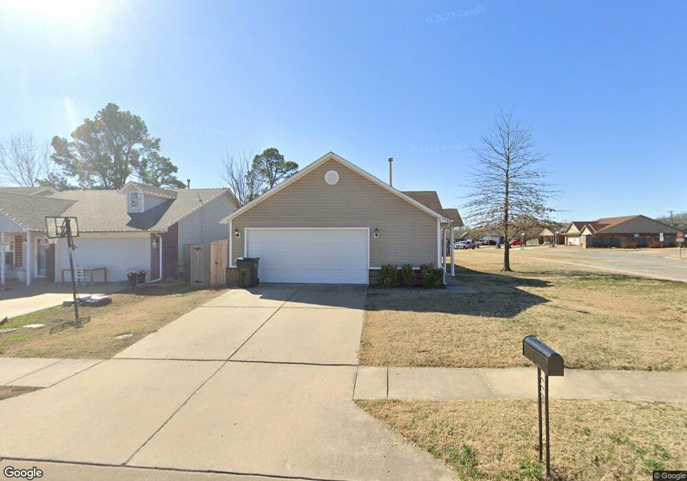 284 W Fairlane Place, Sapulpa, OK 74066 - photo 1