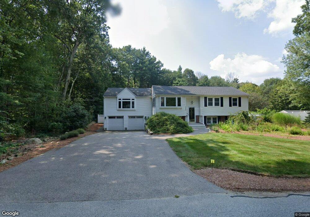 580 Maple St, Franklin, MA 02038 - photo 1