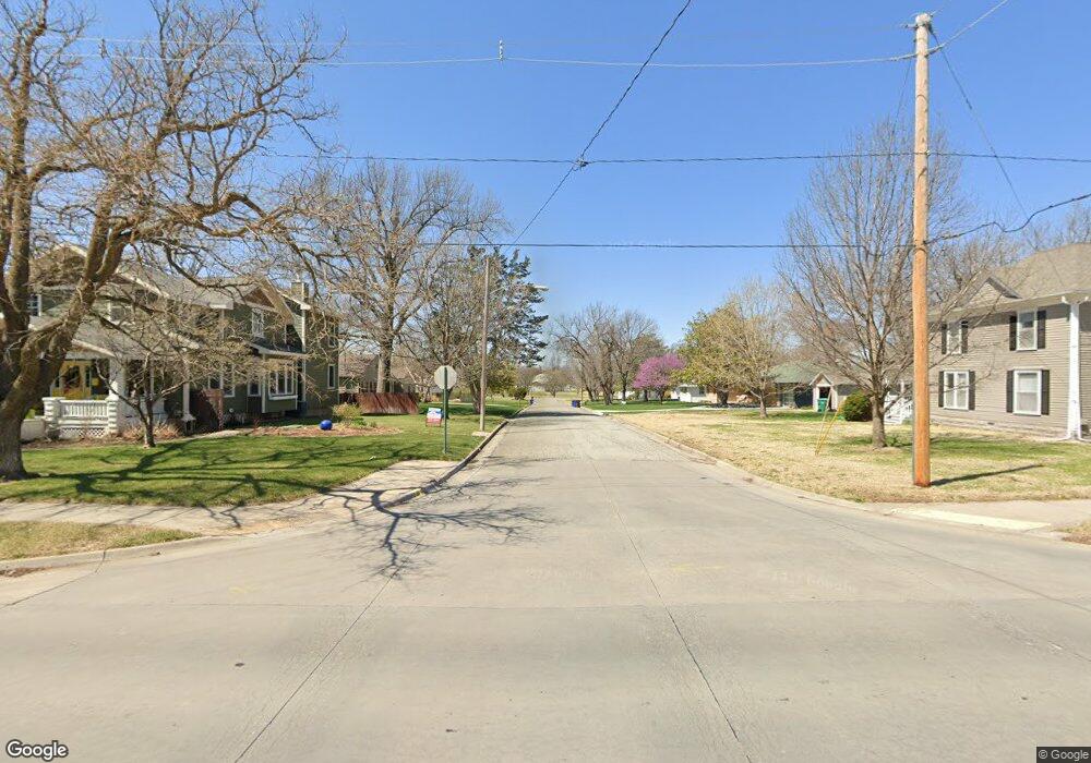 1411 E Simpson St, McPherson, KS 67460 - photo 1