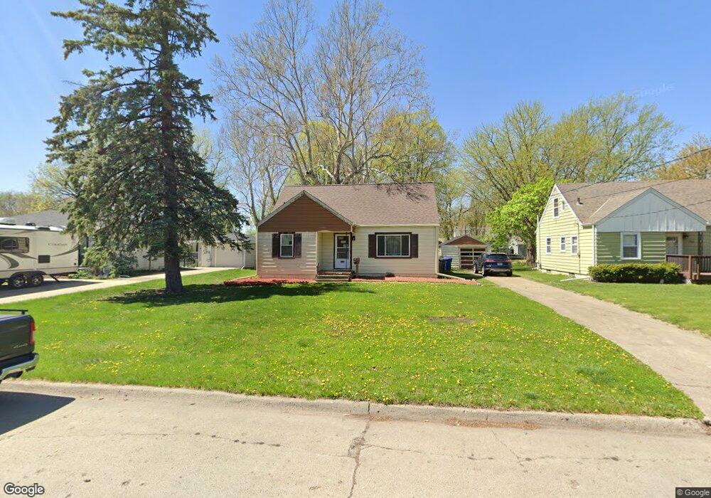 2318 48th Place, Des Moines, IA 50310 - photo 1