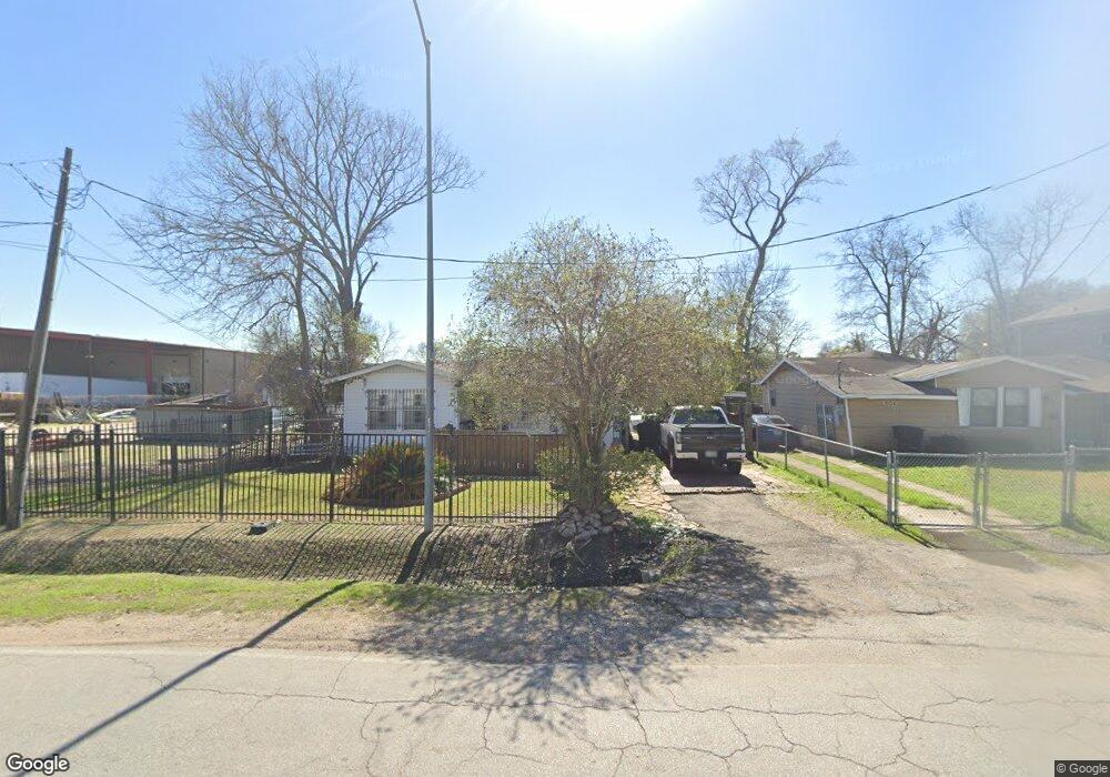 806 E Whitney St, Houston, TX 77022 - photo 1
