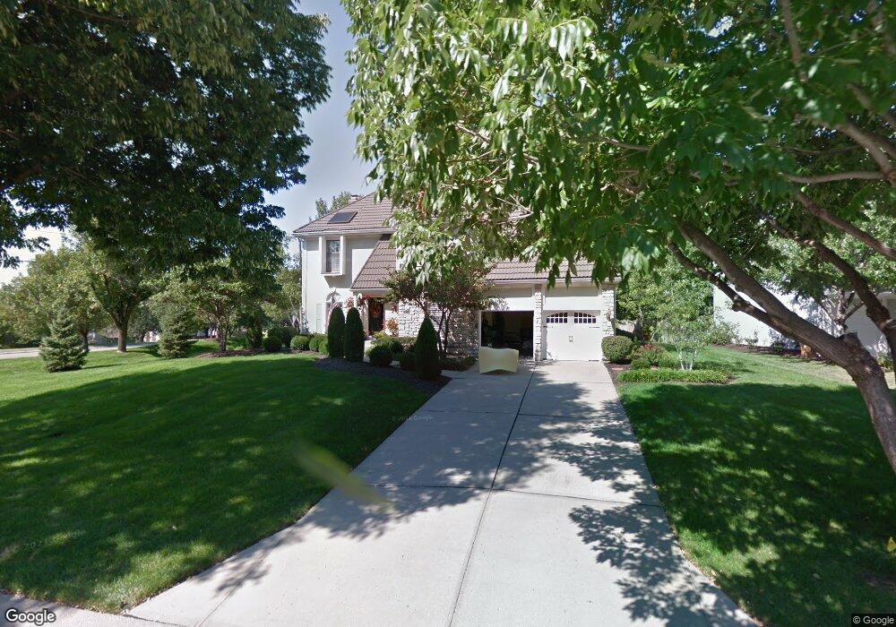 8154 Lingle Ln, Lenexa, KS 66215 - photo 1