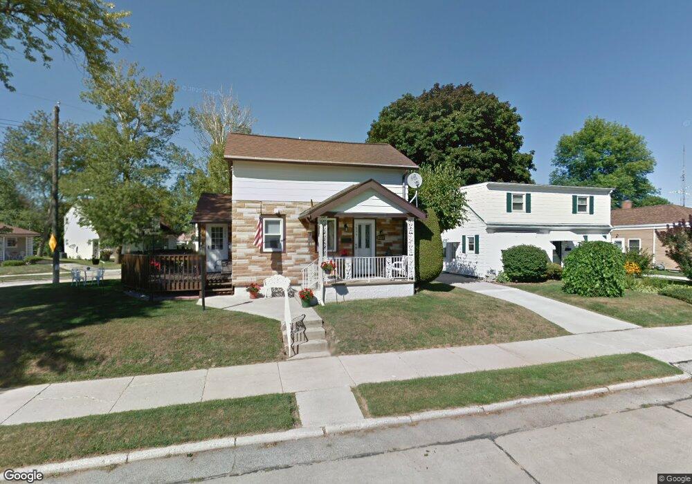 1824 Maple St, Manitowoc, WI 54220 - photo 1