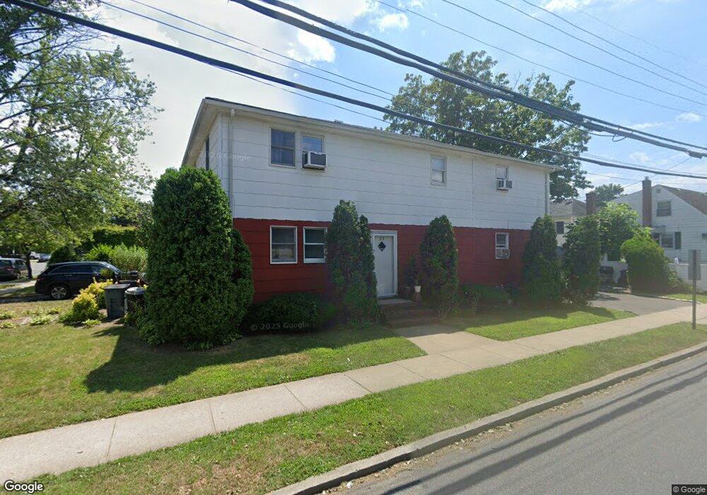 29 Dunwood Rd, Port Washington, NY 11050 - photo 1