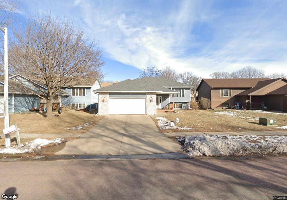 5108 E Fernwood Dr, Sioux Falls, SD 57110 - photo 1