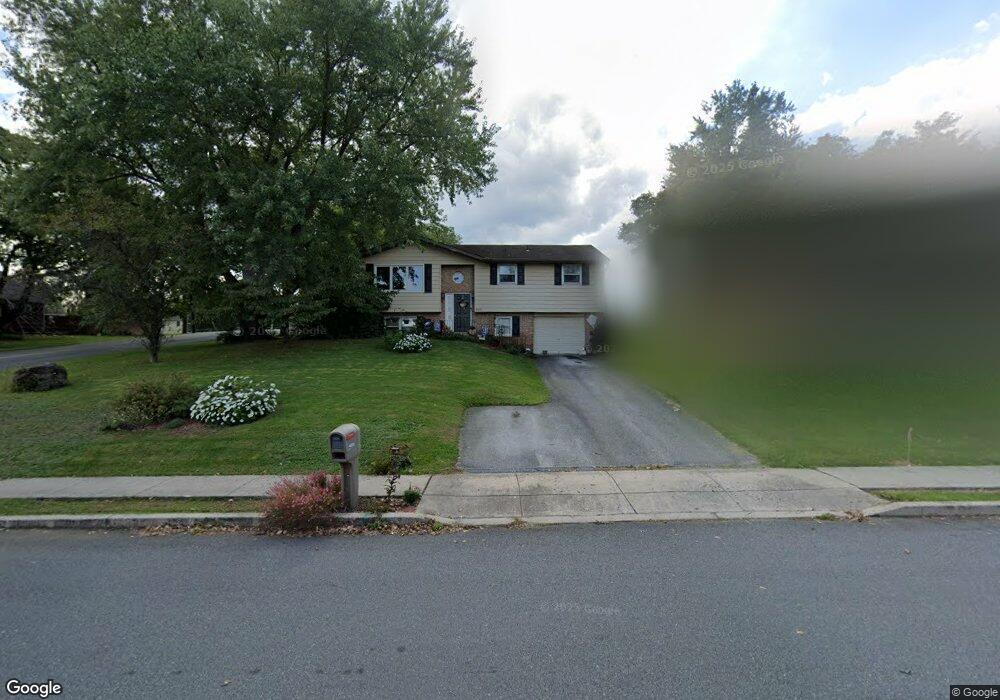 4650 Hillside Rd, Reading, PA 19606 - photo 1