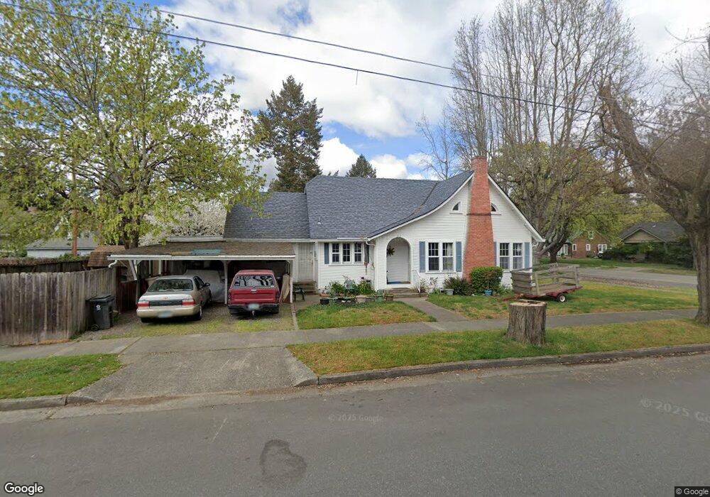 612 NW 2nd St, Grants Pass, OR 97526 - photo 1