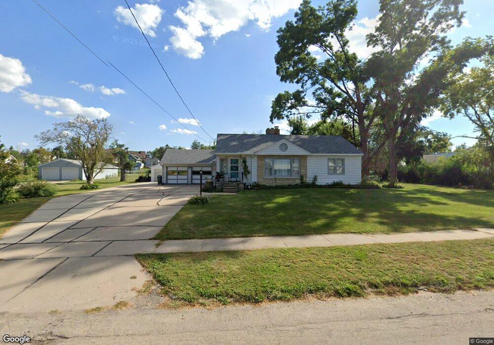 227 19th Ave SW, Cedar Rapids, IA 52404 - photo 1