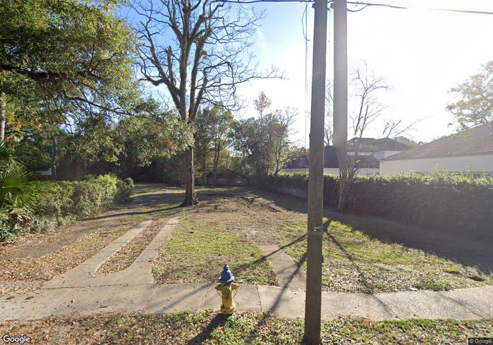 2169 Old Shell Rd, Mobile, AL 36607 - photo 1