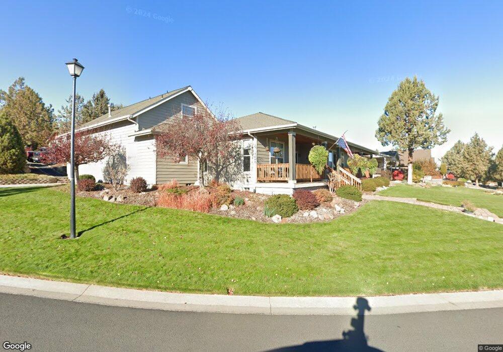 3247 SW Valleyview Dr, Redmond, OR 97756 - photo 1