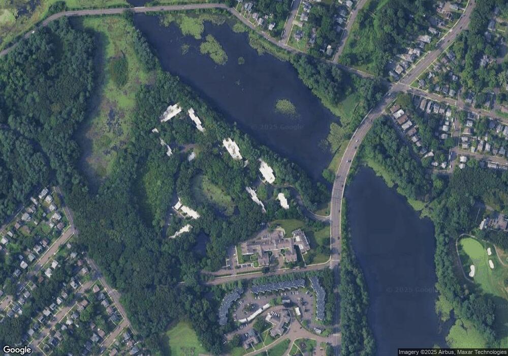 70 N Lake Dr unit 70, Hamden, CT 06517 - photo 1