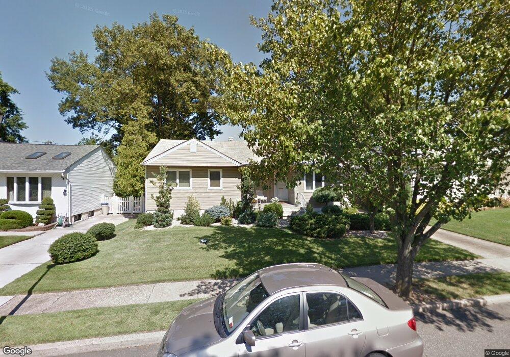 742 Othello Ave, Franklin Square, NY 11010 - photo 1