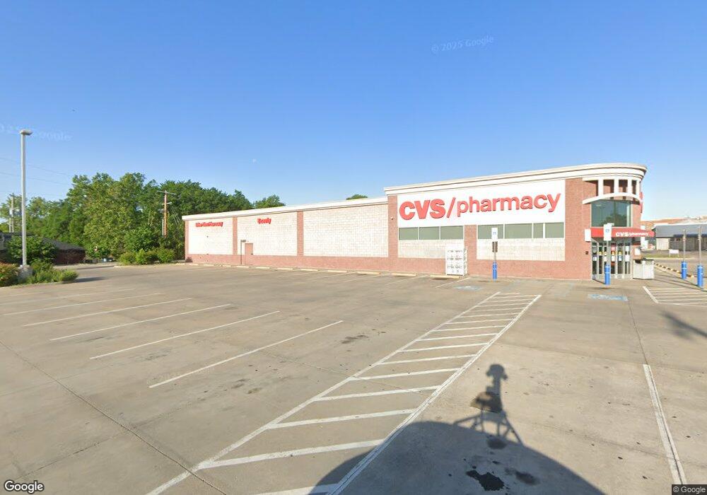 3901 SW 21st St, Topeka, KS 66604 - photo 1