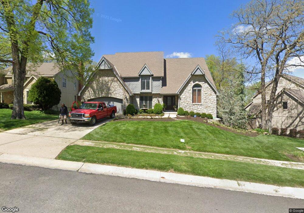 8318 Mullen Rd, Lenexa, KS 66215 - photo 1