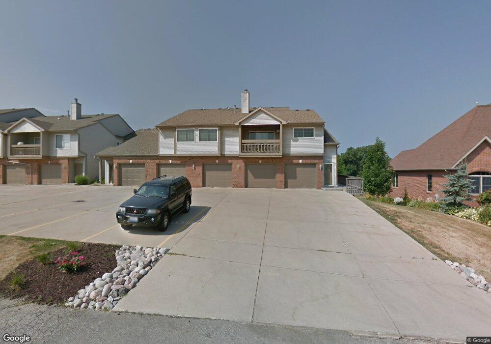 4597 N Thornhill Dr, Peoria, IL 61615 - photo 1