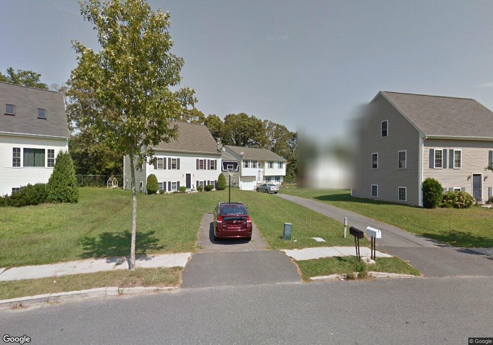 33 Slocum Farm Dr, North Dartmouth, MA 02747 - photo 1