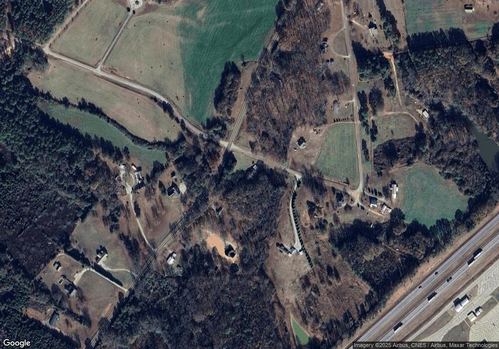 461 Wilson Cir, Lavonia, GA 30553 - photo 1