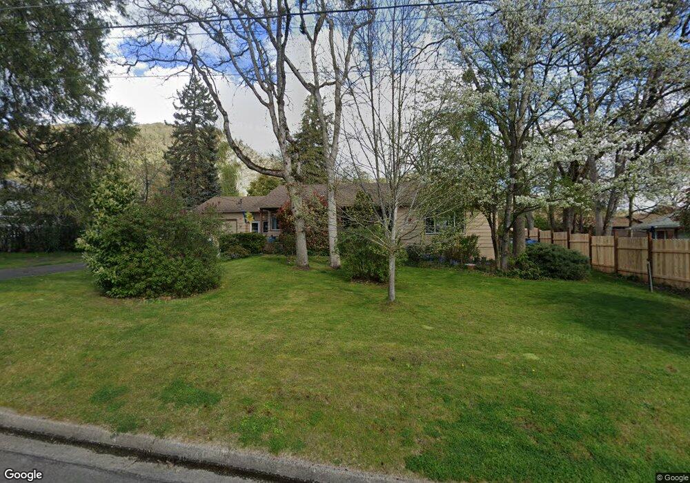 781 NE 12th St, Grants Pass, OR 97526 - photo 1