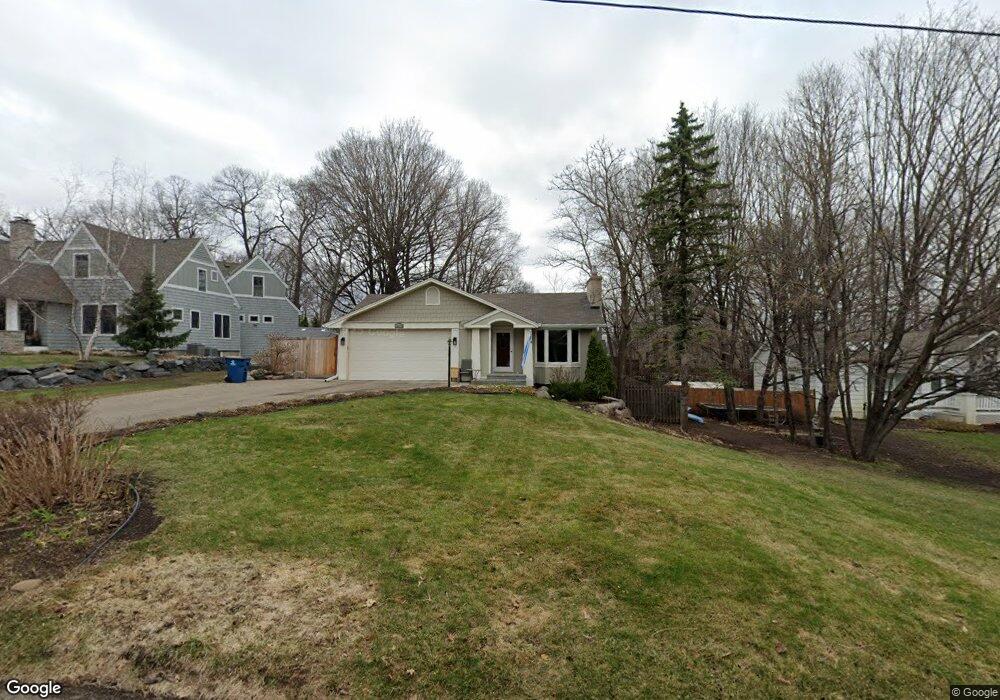 18970 18970 Highland Ave, Deephaven, MN 55391 - photo 1