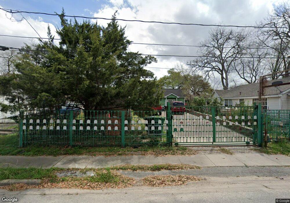 5004 Evella St unit 3, Houston, TX 77026 - photo 1