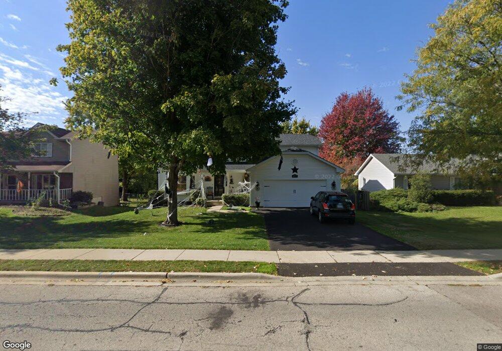 207 Crystal Lake Rd, Lake In the Hills, IL 60156 - photo 1