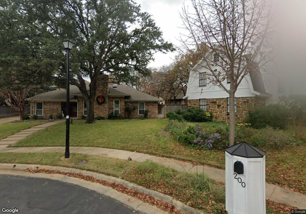 204 Eagle Ct, Bedford, TX 76021 - photo 1