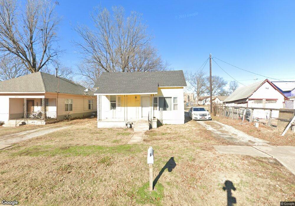 1909 Appleton Ave, Parsons, KS 67357 - photo 1